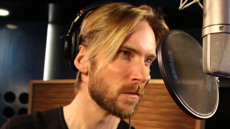 Файл:Blizzard-Voice-Actor-Troy-Baker.jpg